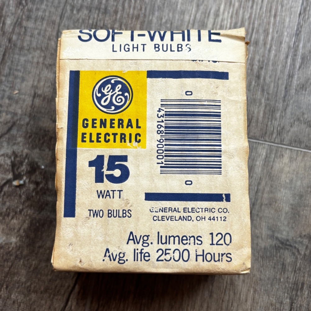 Vintage GE General Electric 15 Watt Soft-White Light Bulbs 2 Pack CG15-S25‎ Box